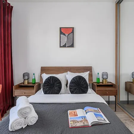 Flat Near Koneser Center Апартаменти