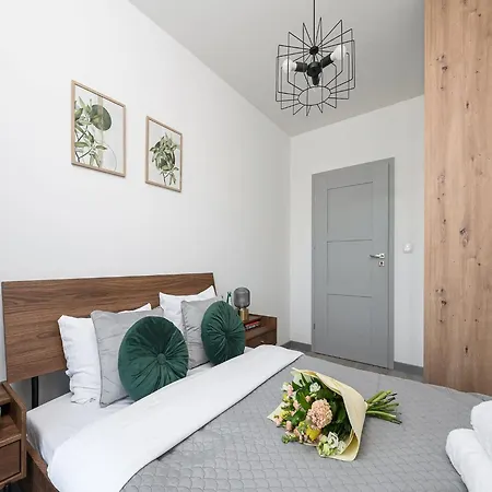 Flat Near Koneser Center Апартаменти *